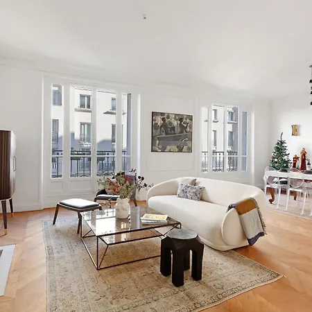 Mendes, De Prestige Parisien